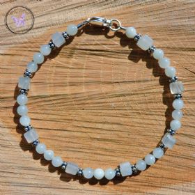 Pretty Pale Green Jade Bracelet